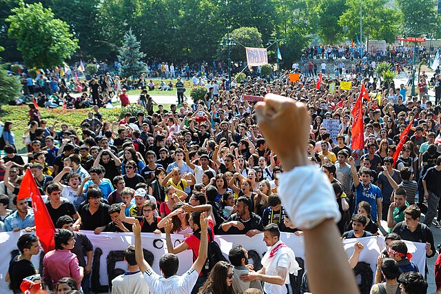 Демонстрация на площади Таксим (арх.фото)