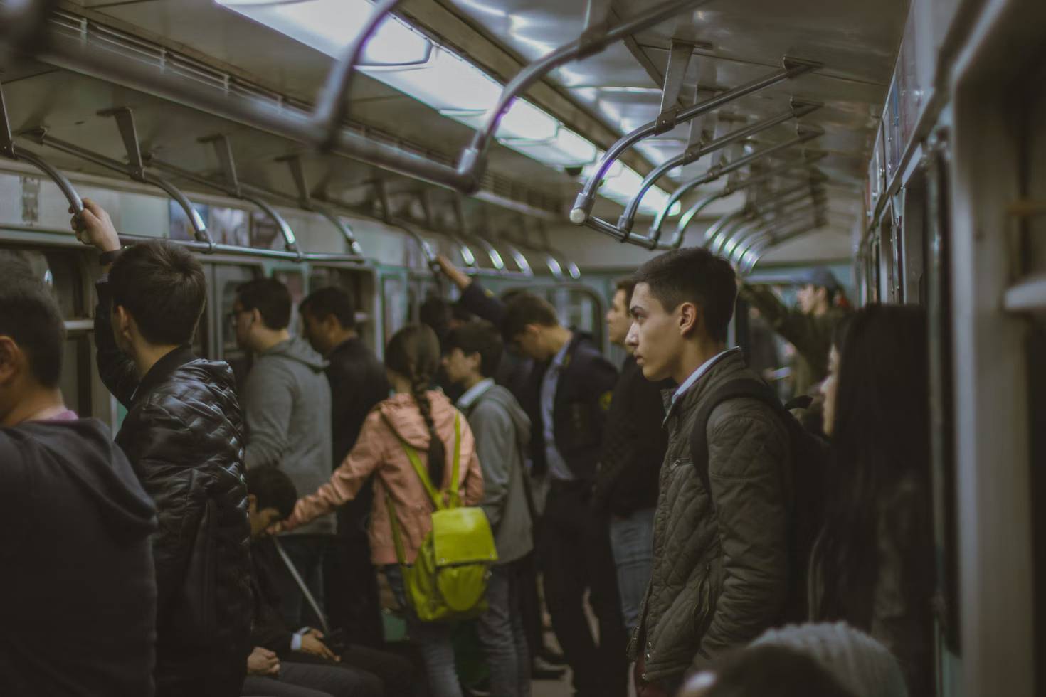 Пассажиры ташкентского метрополитена