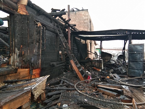 Сгоревший дом в г. Кудымкар