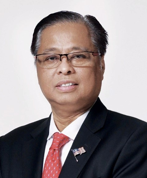 Исмаил Сабри Яакоб в бытность министром обороны Малайзии