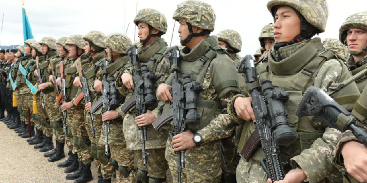 Казахские военнослужащие