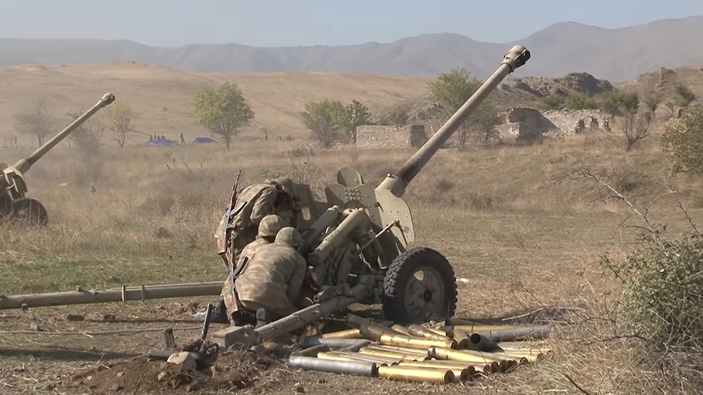 Артиллерийские подразделения Азербайджанской Армии наносят удары по огневым точкам вооруженных сил Армении