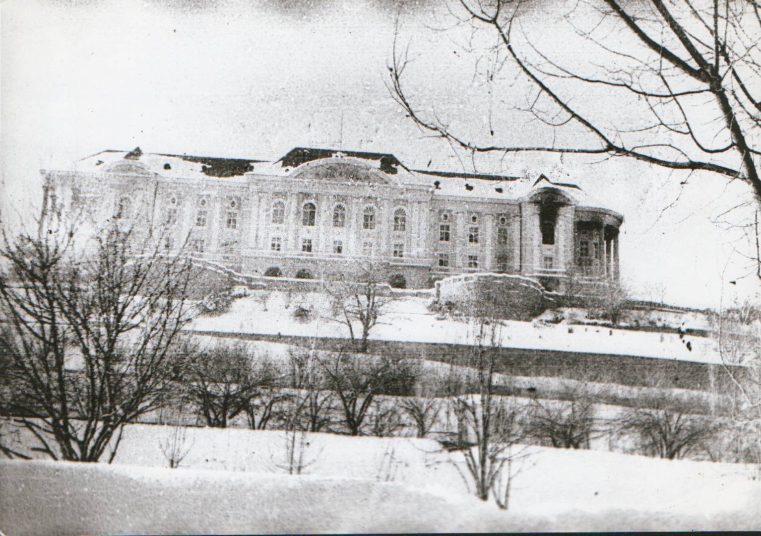 Фотография дворца Амина от 27 декабря 1979 г. после штурма
