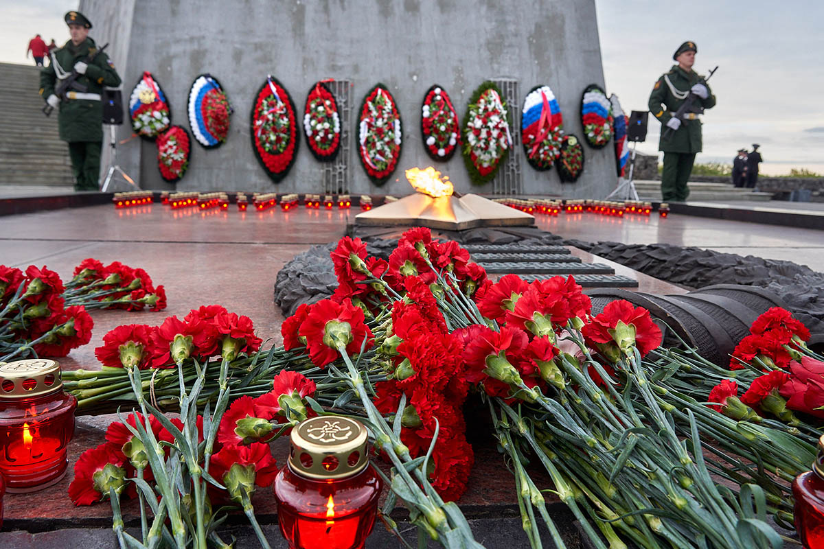 У мурманского «Алеши» зажгли свечи в память о погибших в Великой Отечественной войне