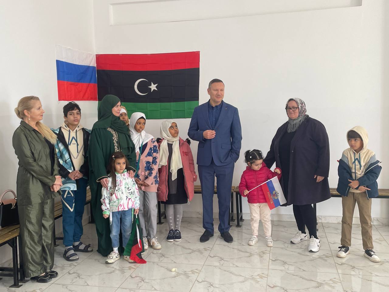 Российские дипломаты на церемонии открытия русскоязычной школы в Триполи