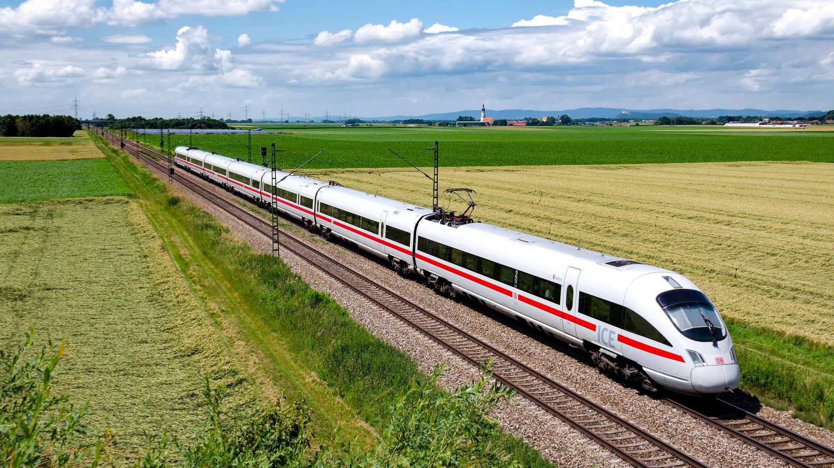 Поезд концерна Deutsche Bahn AG