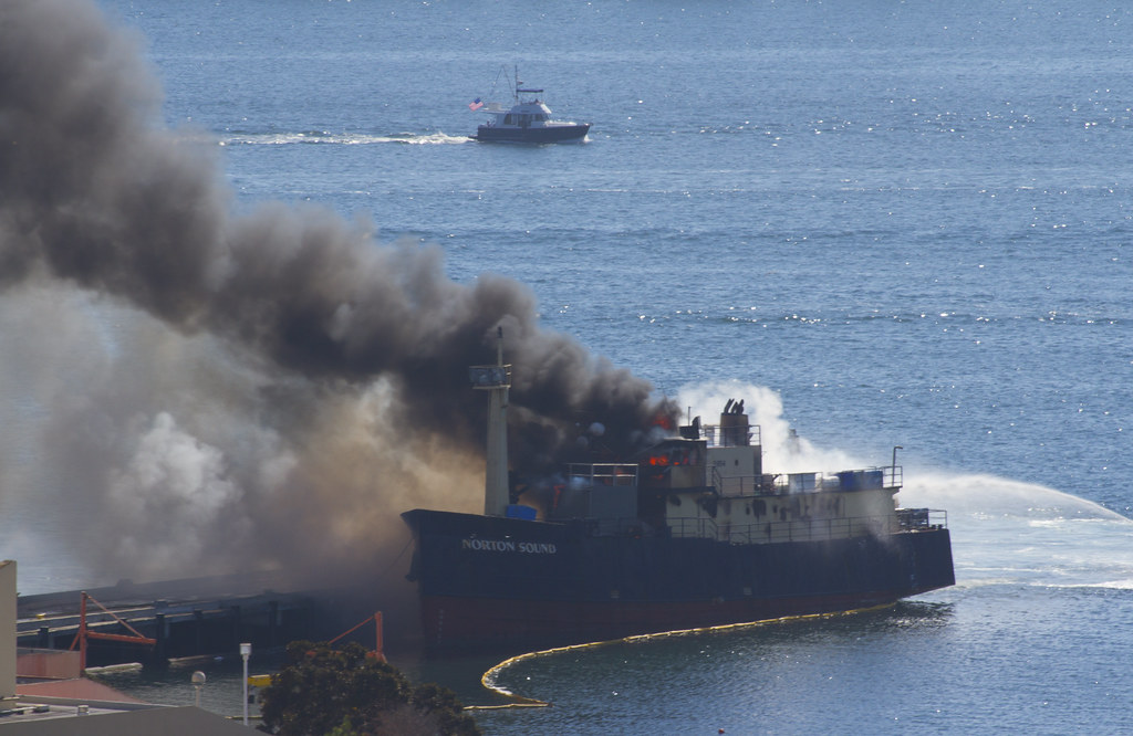 Горящий корабль