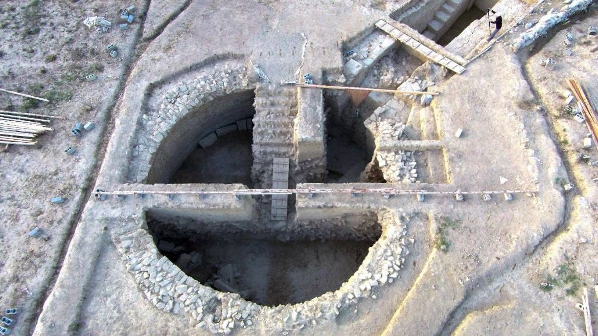 Раскопки гробницы бронзового века в Пилосе