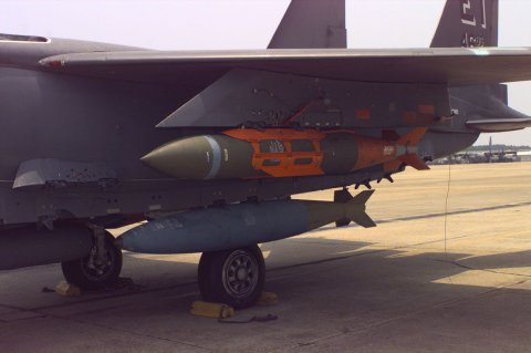 BLU-109 на борту F-15E