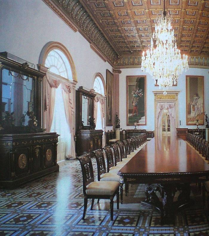 Интерьер зала Хоакина Креспо во дворце Мирафлорес в Каракасе
