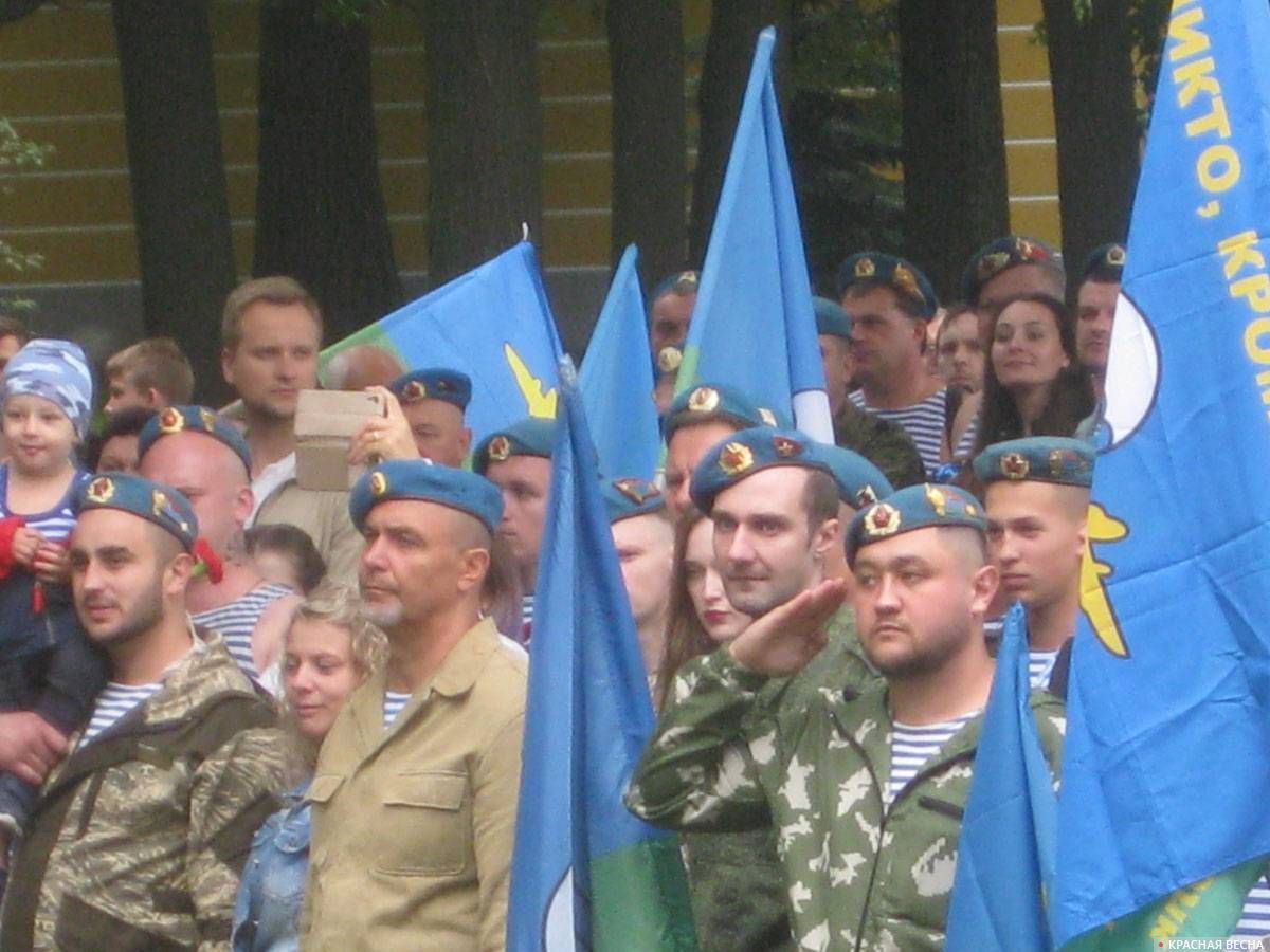 На митинге в сквере имени Василия Филипповича Маргелова. Санкт-Петербург. 02.08.2019