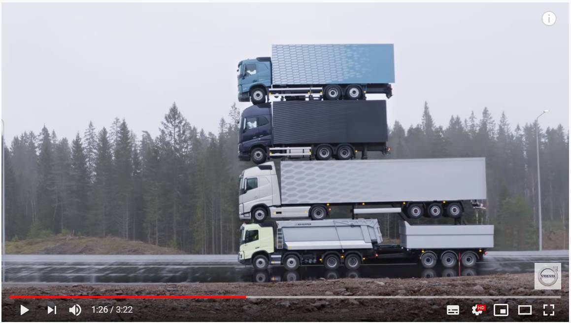 Башня из грузовиков Volvo