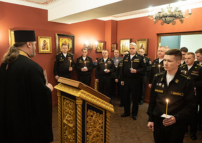 В домовой церкви штаба Северного флота прошел молебен в честь Николая Чудотворца