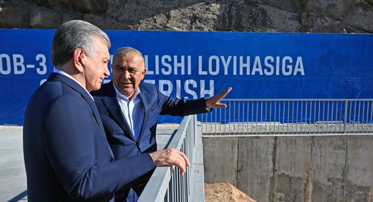 Президент Узбекистана Шавкат Мирзиёев заложил первый камень в строительство малой гидроэлектростанции (ГЭС) «Зарчоб-3»