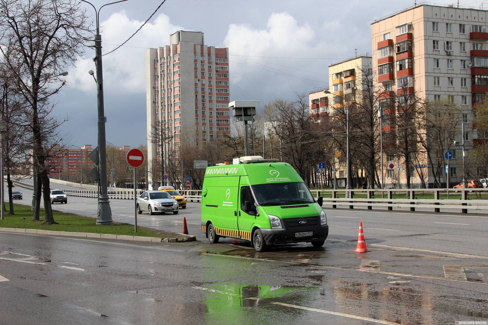 Москва. Мобильный пост центра организации дорожного движения