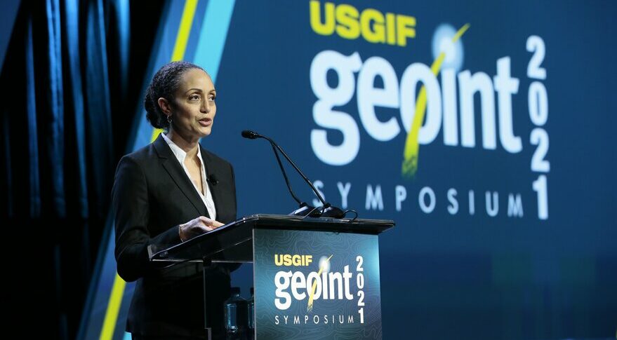 Стейси Диксон, главный заместитель директора национальной разведки США во время выступления на симпозиуме GEOINT 2021
