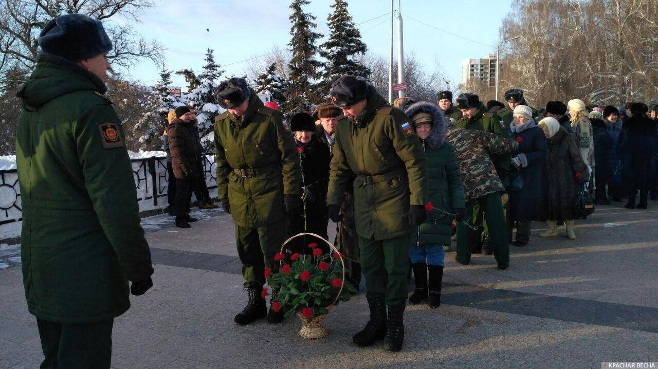 Возложение цветов к Вечному огню, посвященное 74 годовщине с момента полного освобождения Ленинграда 27.01.2018