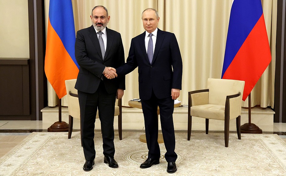 Встреча премьер-министра Армении и президента России Владимира Путина 19 апреля 2022 года в Москве