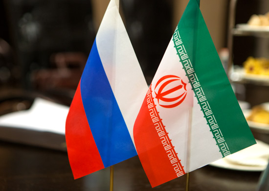 Флаги Ирана и России, автор mil.ru