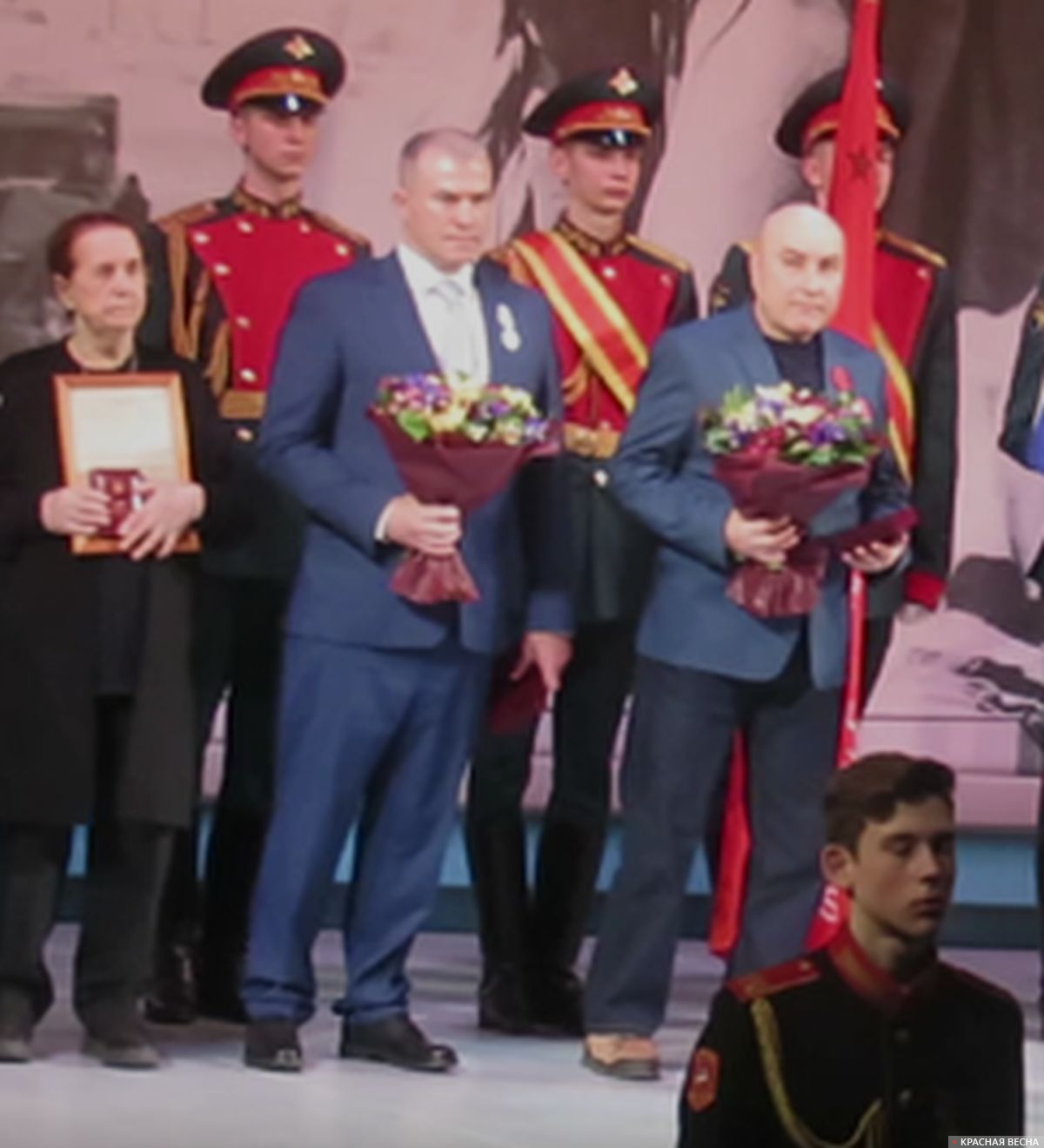 Вручение  наград, слева  Шелковой Александр, справа Соковенко Андрей