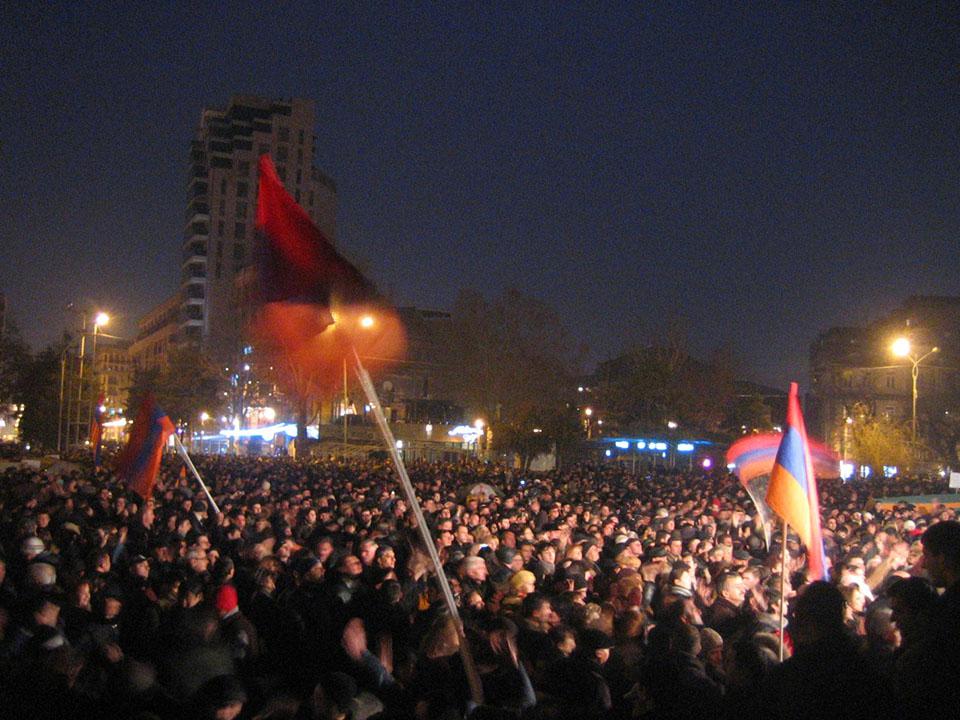 Митинг оппозиции на площади Свободы в Ереване. 24 февраля 2008 г.