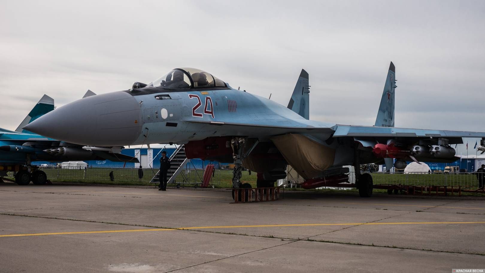 Сверхманевренный истребитель Су-35. МАКС Раменское. 22.07.2017
