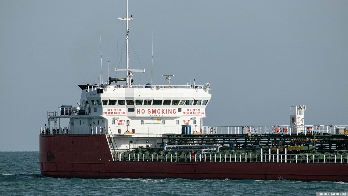 Российский танкер с нефтью