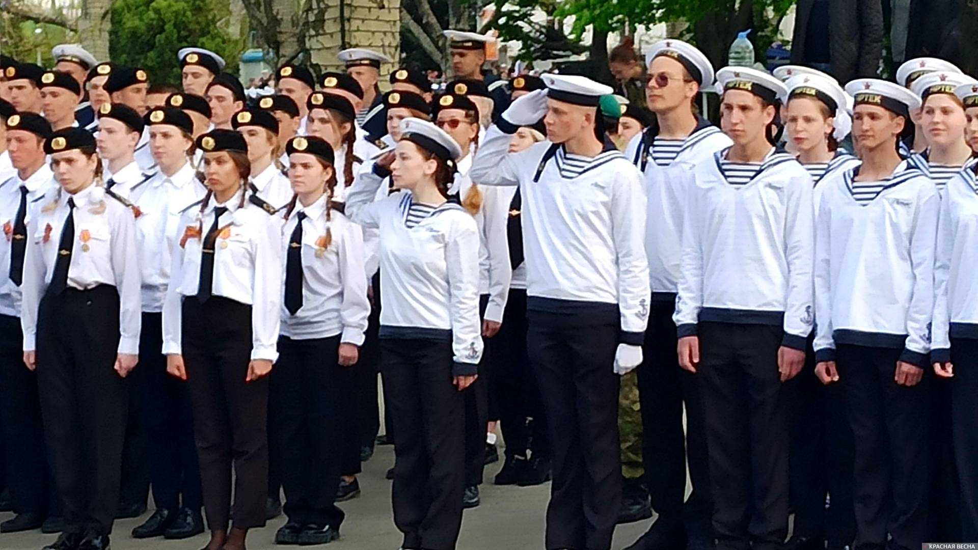 Кадеты военного училища на репетиции парада Победы 