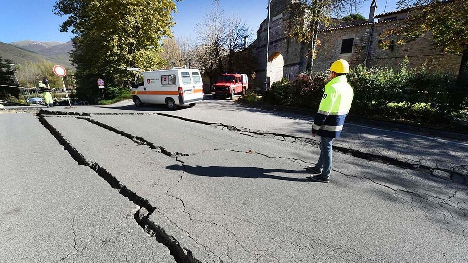 Землетрясение,