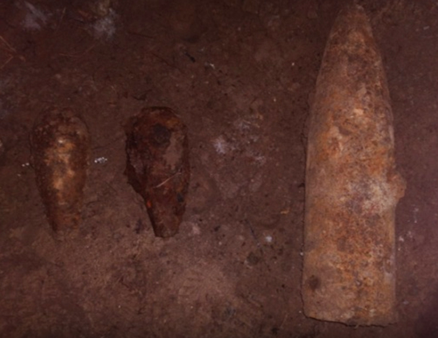 Учебные артиллерийские и минометные снаряды, найденные на стройке