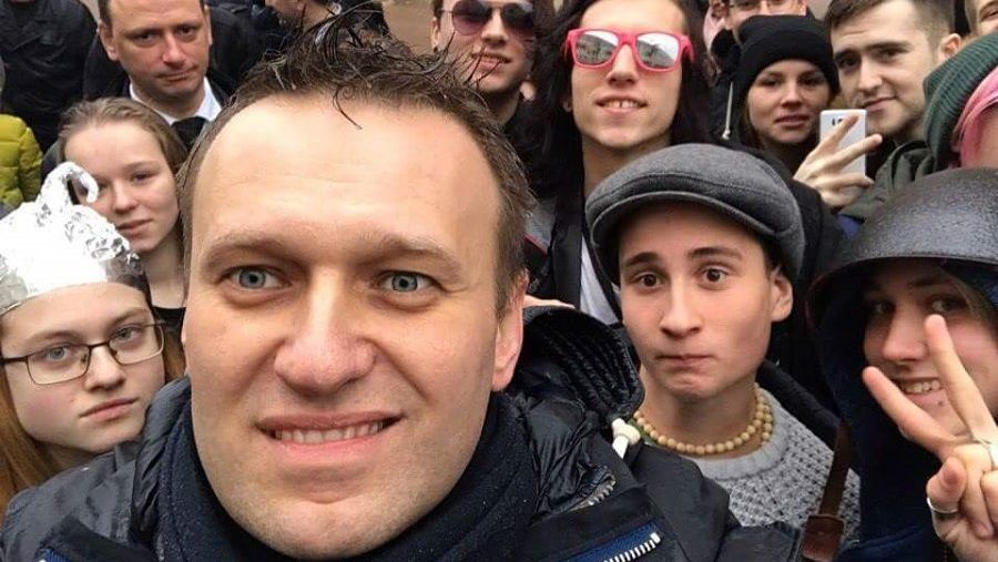 Алексей Навальный и подростки