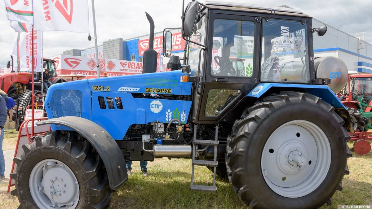 Газомоторный трактор Беларус МТЗ-Татарстан на выставке Белагро-2018