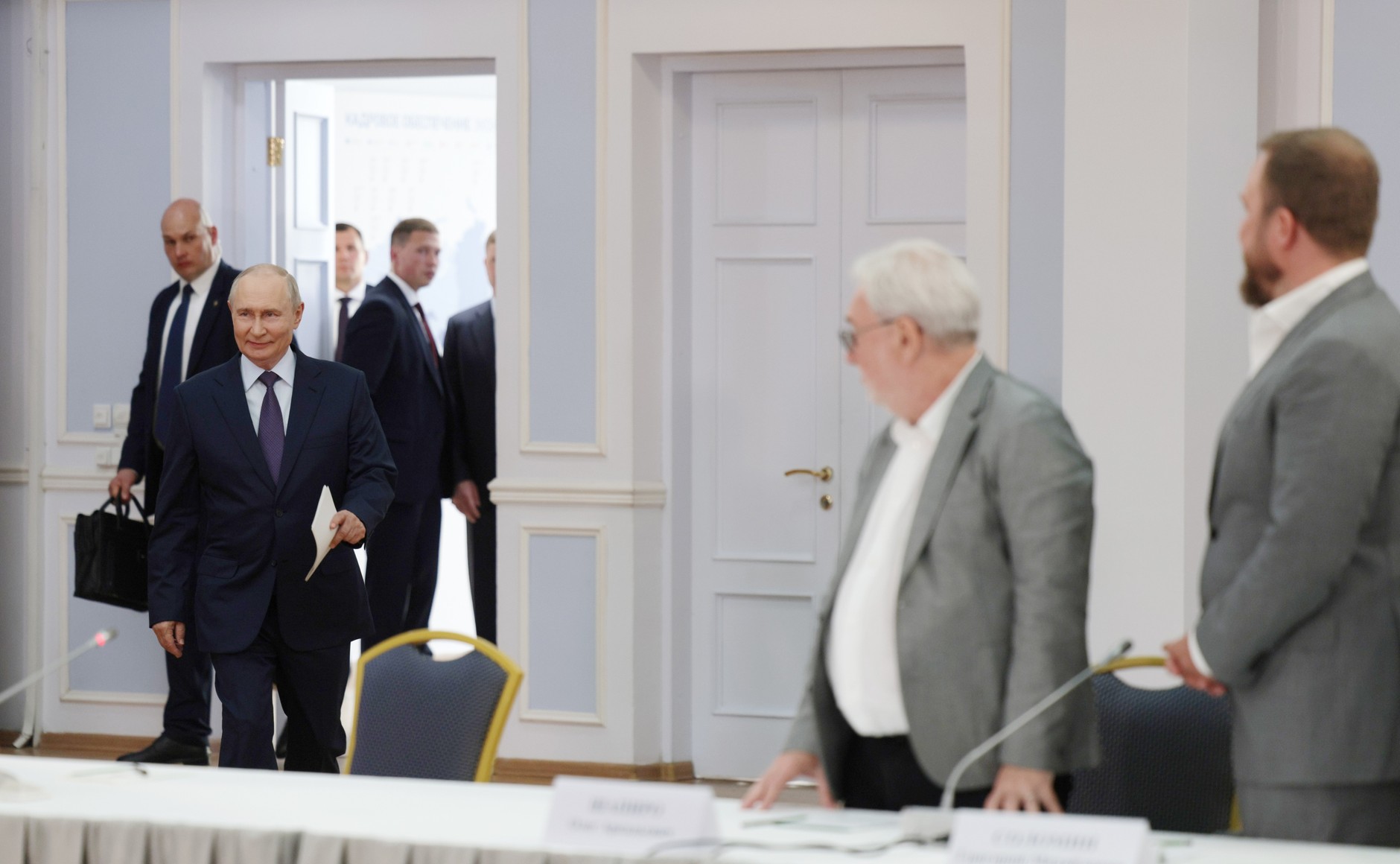 Перед началом встречи с ведущими представителями сферы планирования городской среды и пространственного развития.
