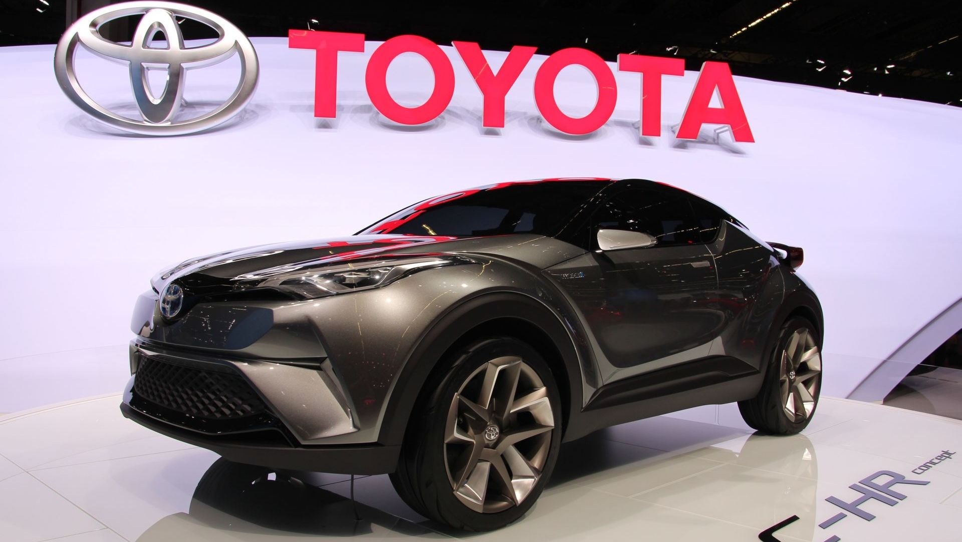 Один из концептов автомобиля Toyota C-HR