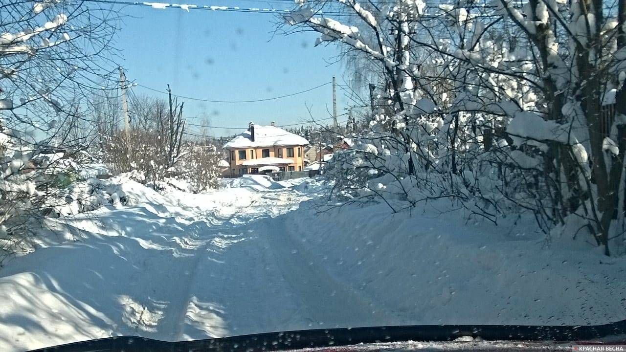 Одна из центральных улиц Никульского, городской округ Мытищи