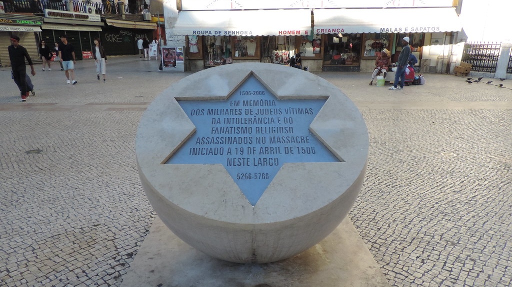Монумент в память о гонениях на евреев. Лиссабон