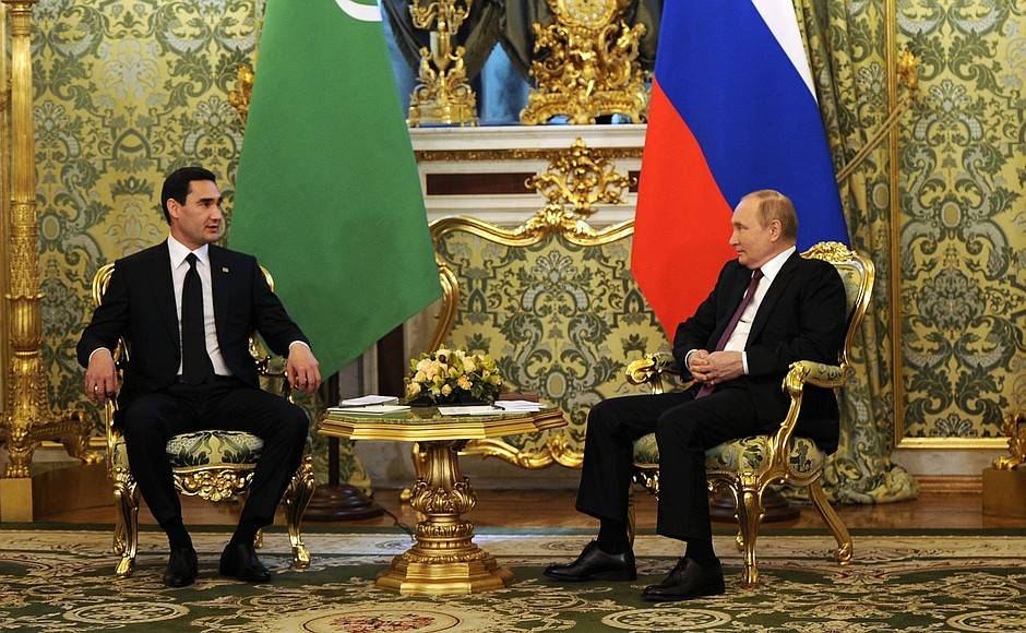 Президент Туркмении Сердар Бердымухамедов и Владимир Путин