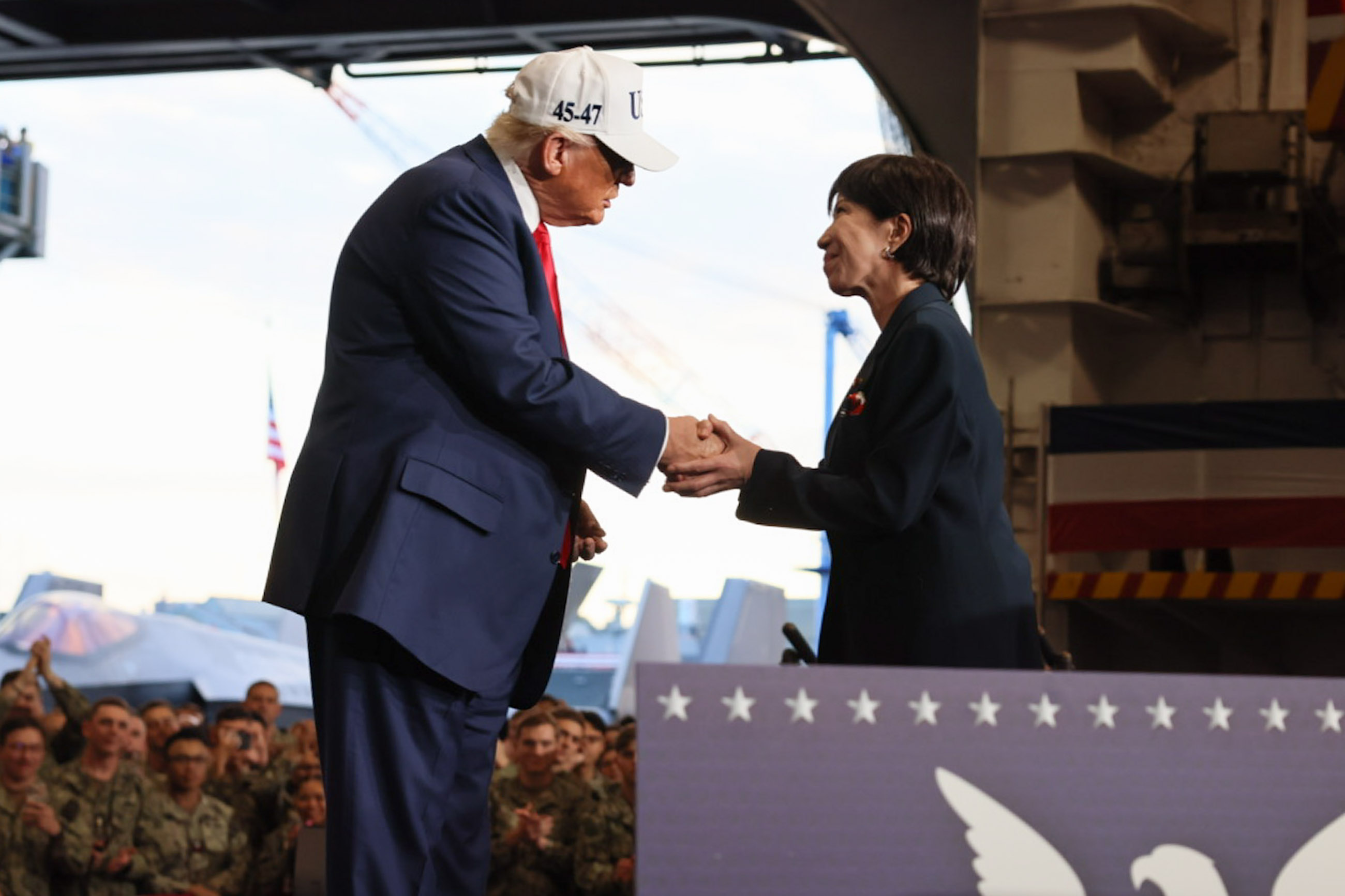 Президент США Дональд Трамп и премьер-министр Японии Санаэ Такаити 