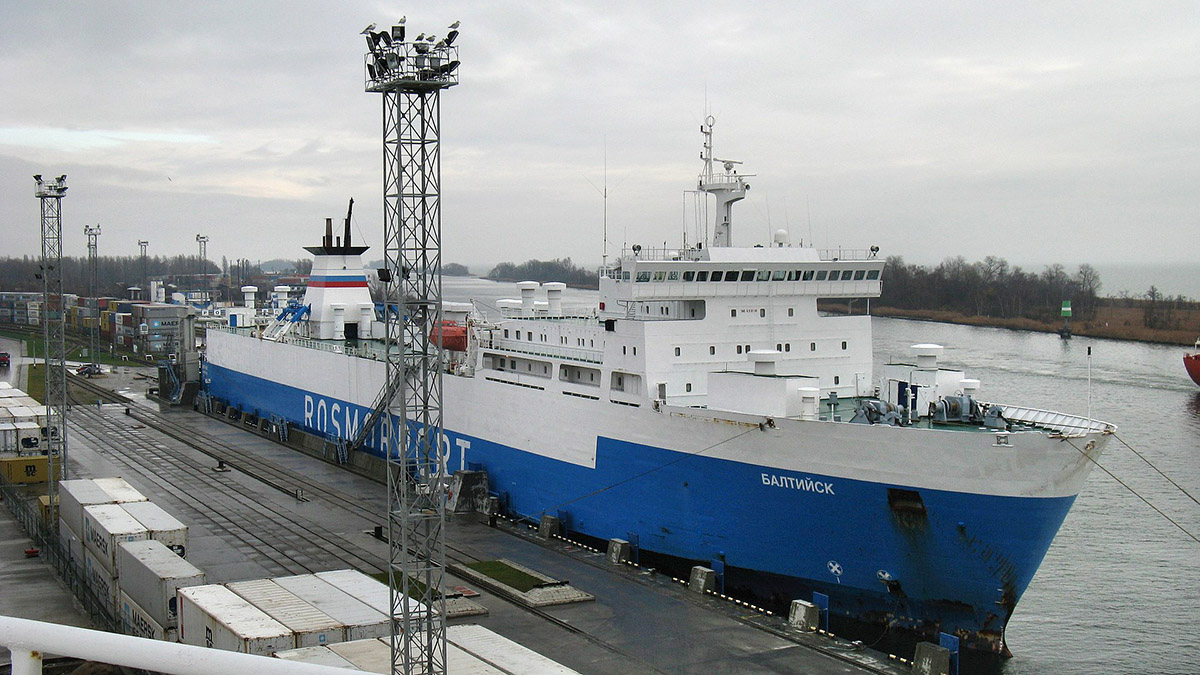 Паром «Балтийск» в порту Балтийска (2010•год)