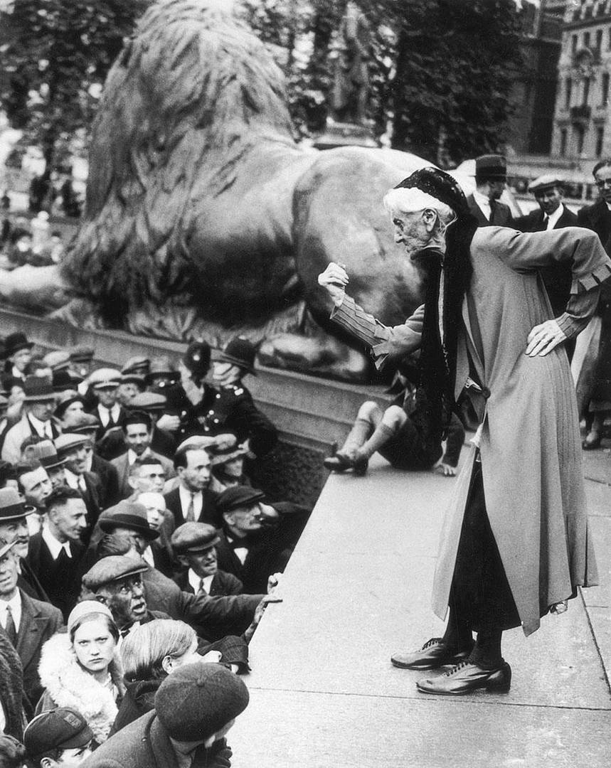Суфражистка Шарлотта Деспард на митинге коммунистов на Трафальгарской площади в Лондоне. 11 июня 1933 г.