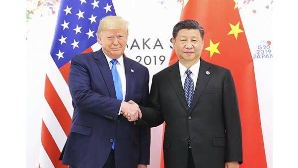 Президент США Дональд Трамп с председателем КНР Си Цзиньпином. Осака. 29.06.2019.