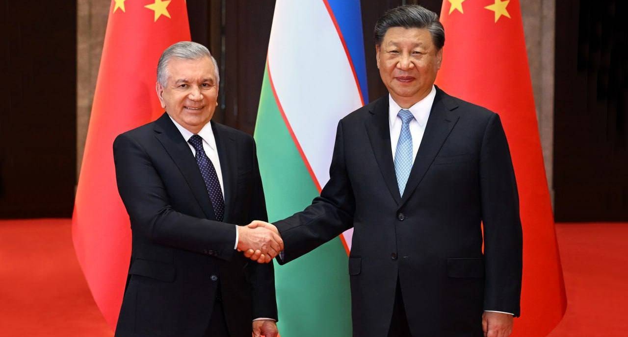 Президент Узбекистана Шавкат Мирзиёев и глава Китая Си Цзиньпин