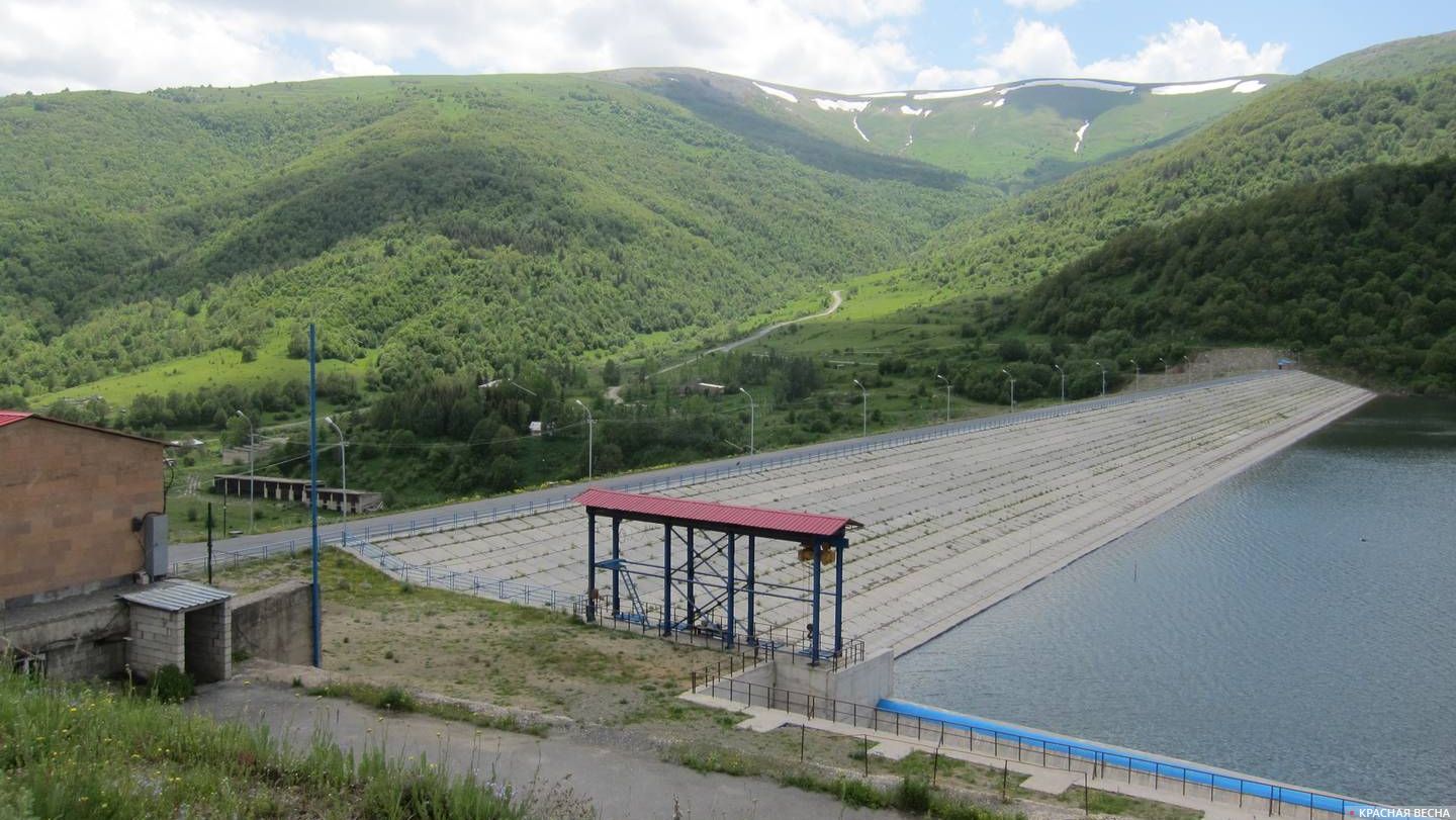 Плотина. Артаваз. Армения