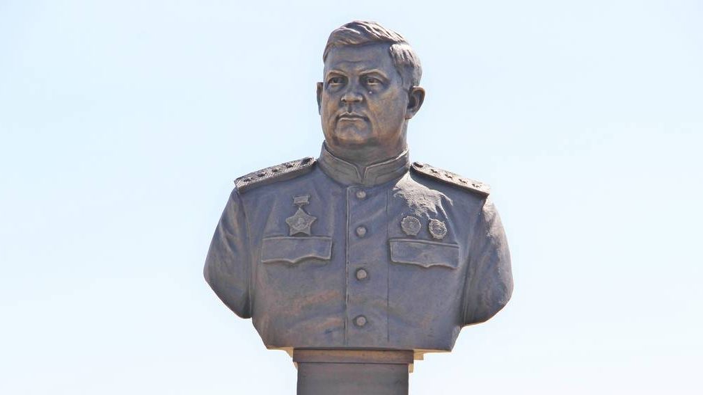 Памятник Николаю Ватутину в Белгородской области