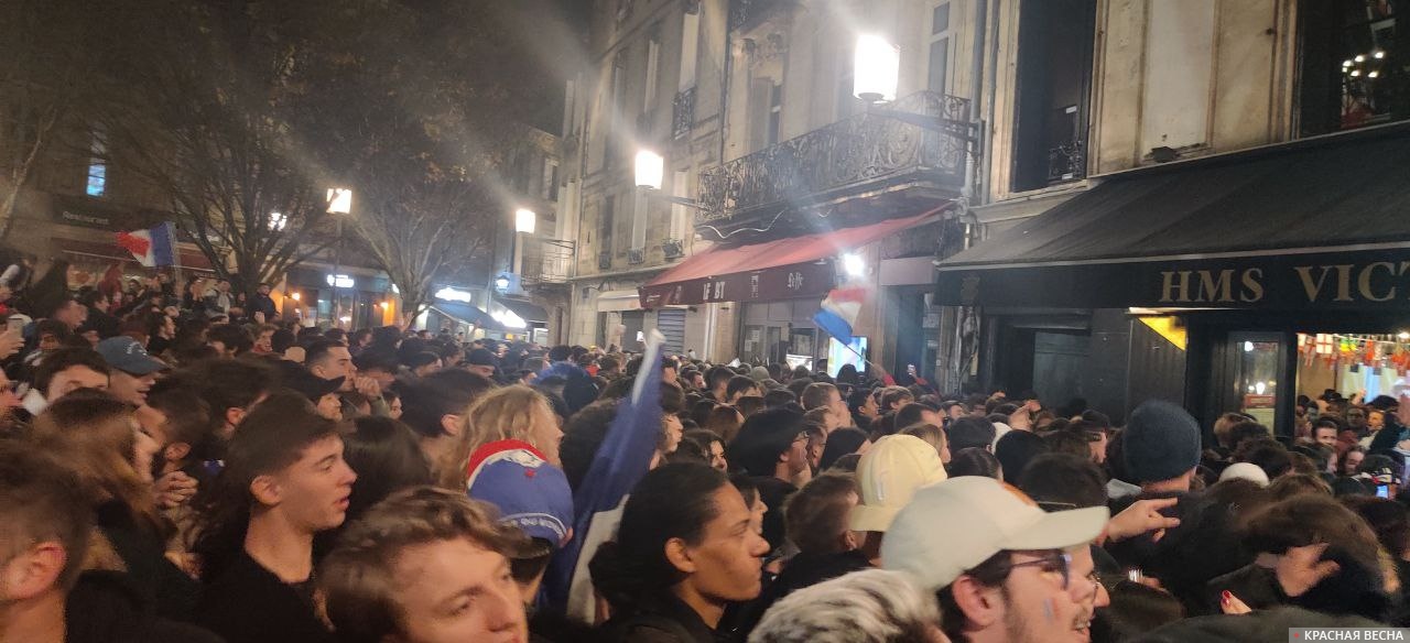 Улица в Бордо. 18 декабря 2022