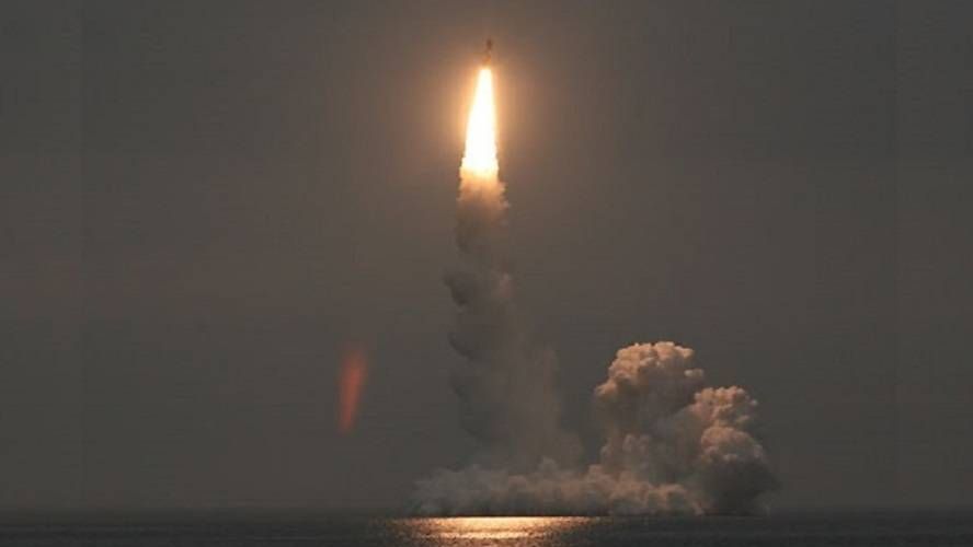 Пуск баллистической ракеты «Булава» из подводного положения
