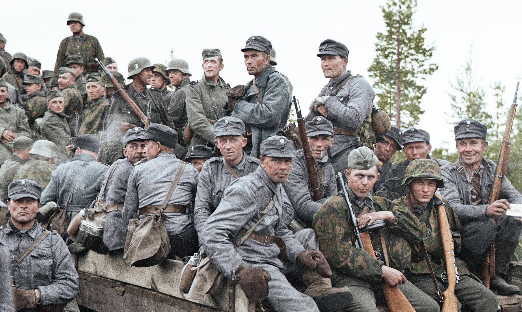 Финские солдаты и нацисты войск СС. Карелия, 22 августа 1941 года