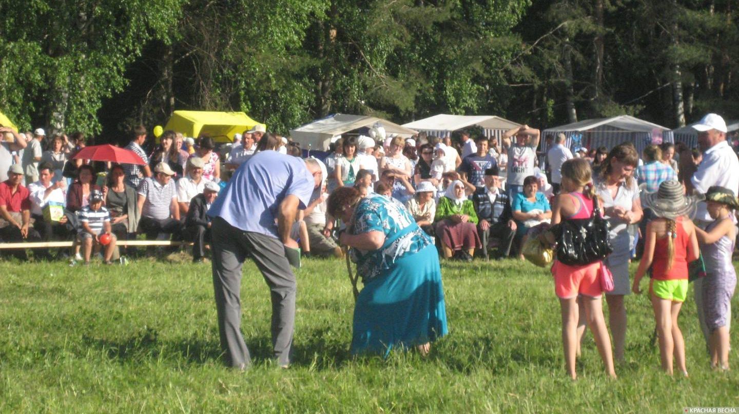 Сабантуй. Перетягивание каната