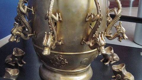 Старинный китайский сейсмограф