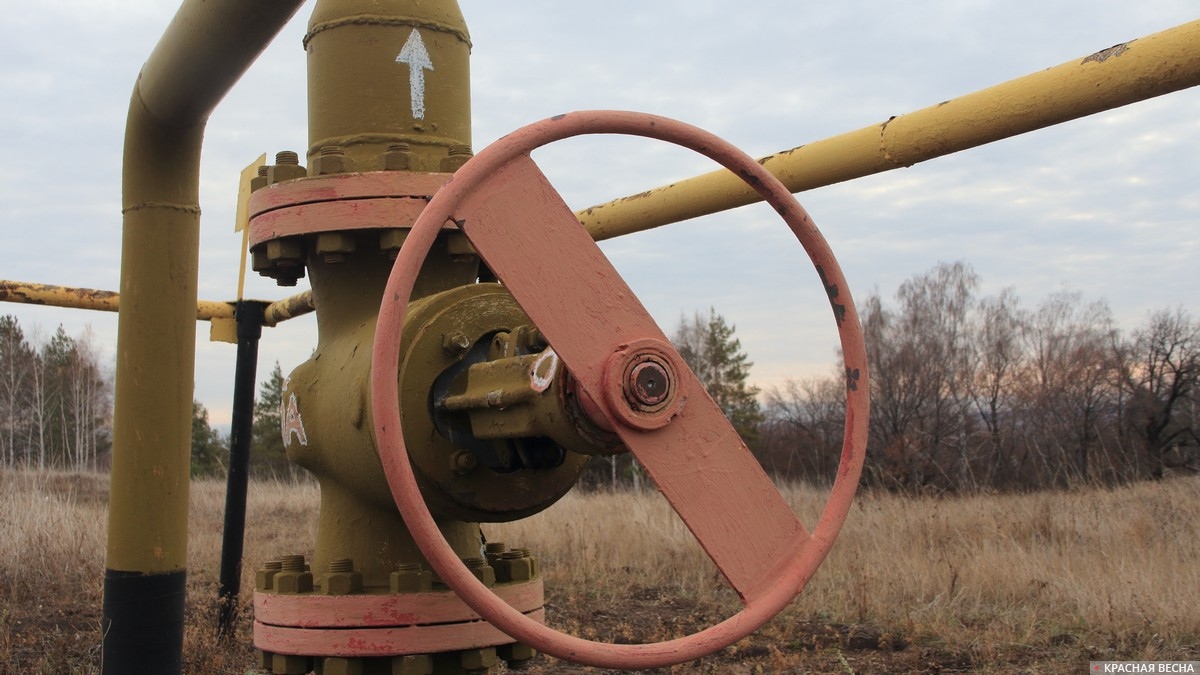 Перекрытый вентиль нефтепровода